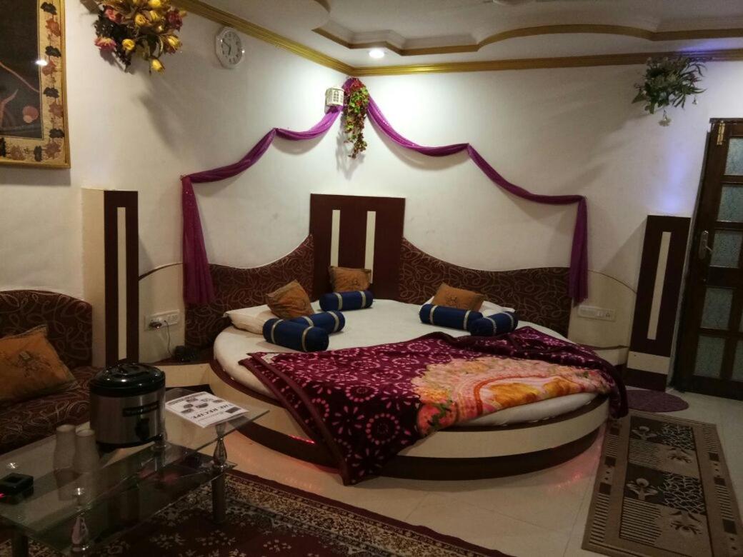Hotel Prateek Pachmarhi Pachmarhī Kültér fotó